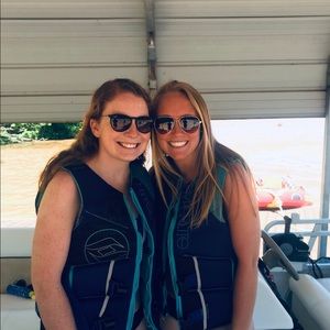 Meet your Posher, Lauren